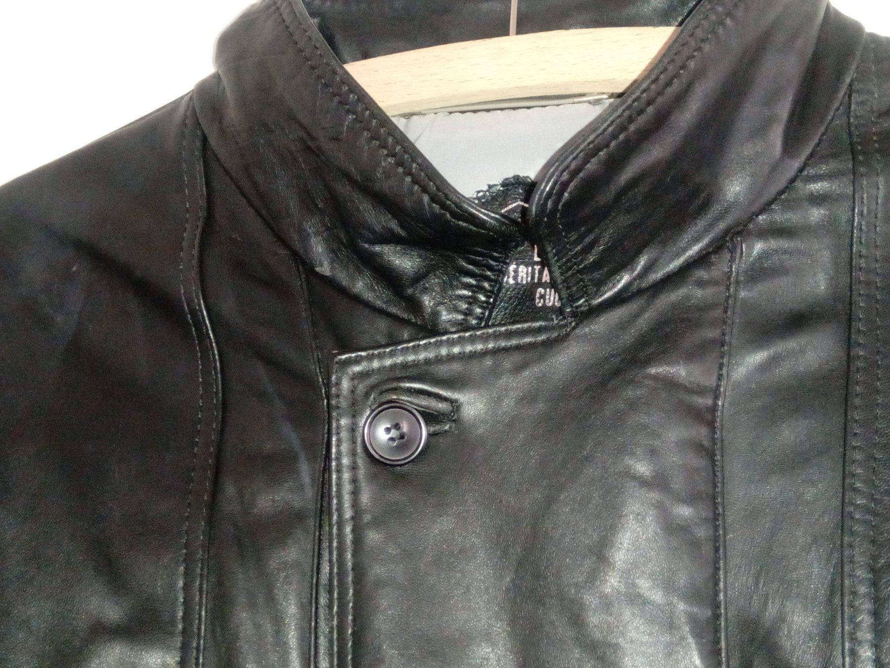 Giacche: Schwarze Lederjacke Grösse 52 – Usato da Zürich venduto da Mitzi6 4