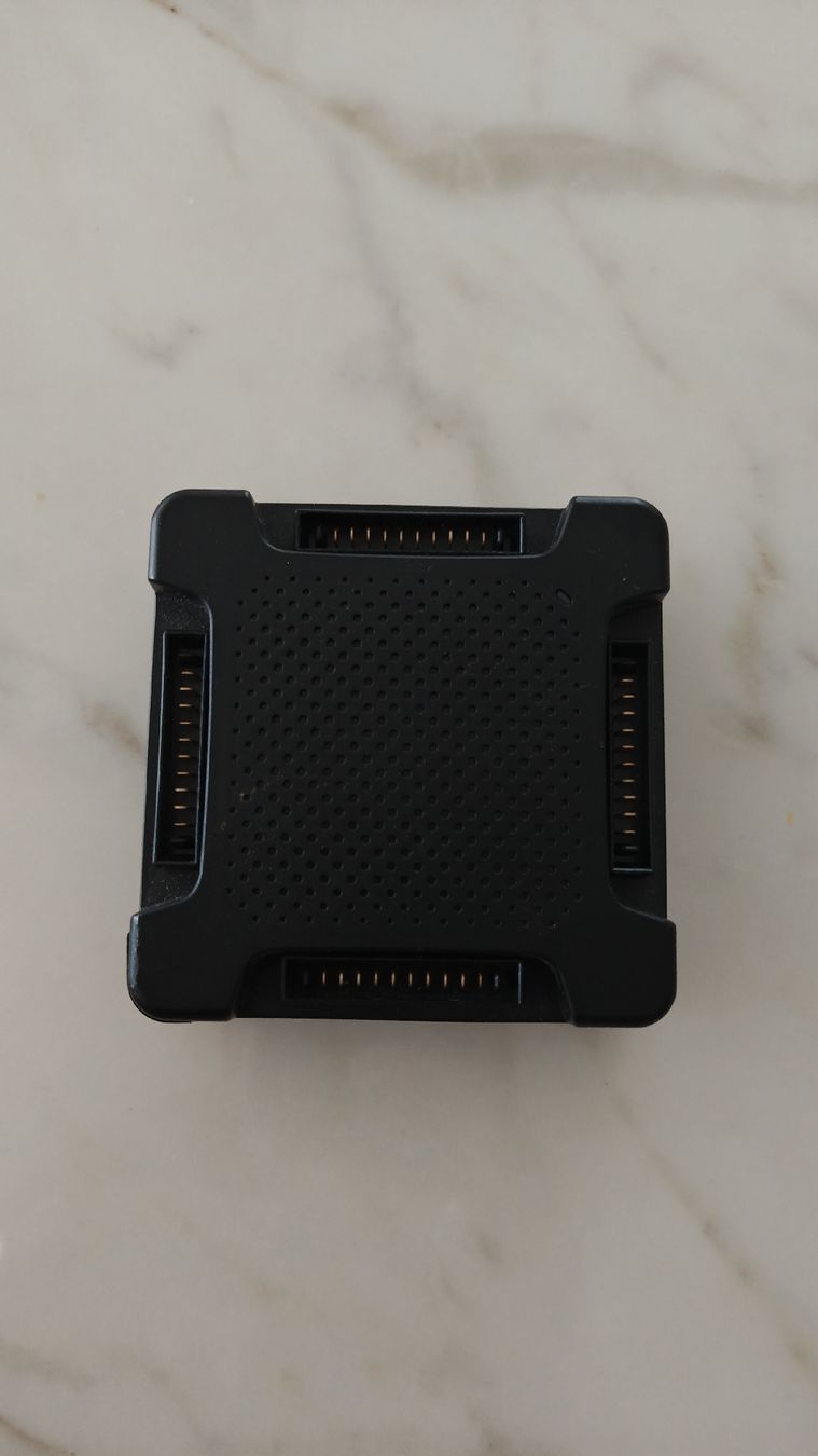 DJI Caricabatterie: DJI LADEGERÄT MAVIC 4 BATTERIEN DJI DJ0103 – Usato da Montagnola venduto da mattbert86 1