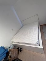 Neuwertiges Bett IKEA