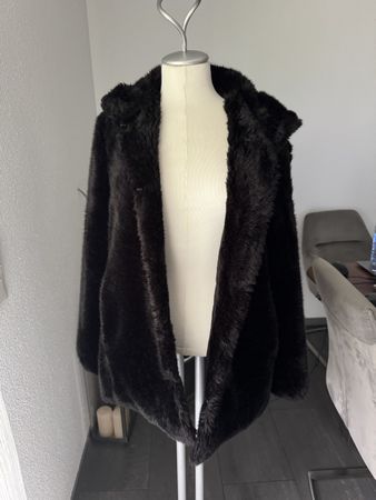 Elegante Kunstpelz Jacke - Grösse S