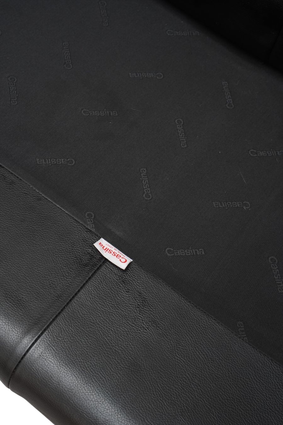 Cassina Divani: (2) Canapés Maralunga , cuir noir pour Cassina – Usato da Bulle venduto da ABELiAM 8