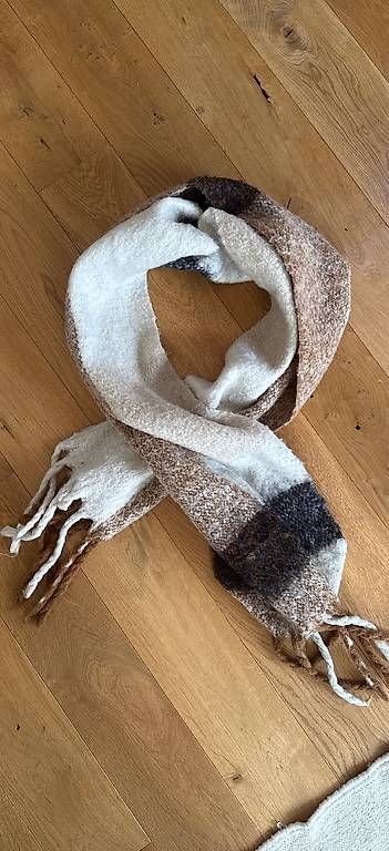 Foulard & Sciarpe: Schal  – Usato da St. Gallen venduto da ako_6wcl 1