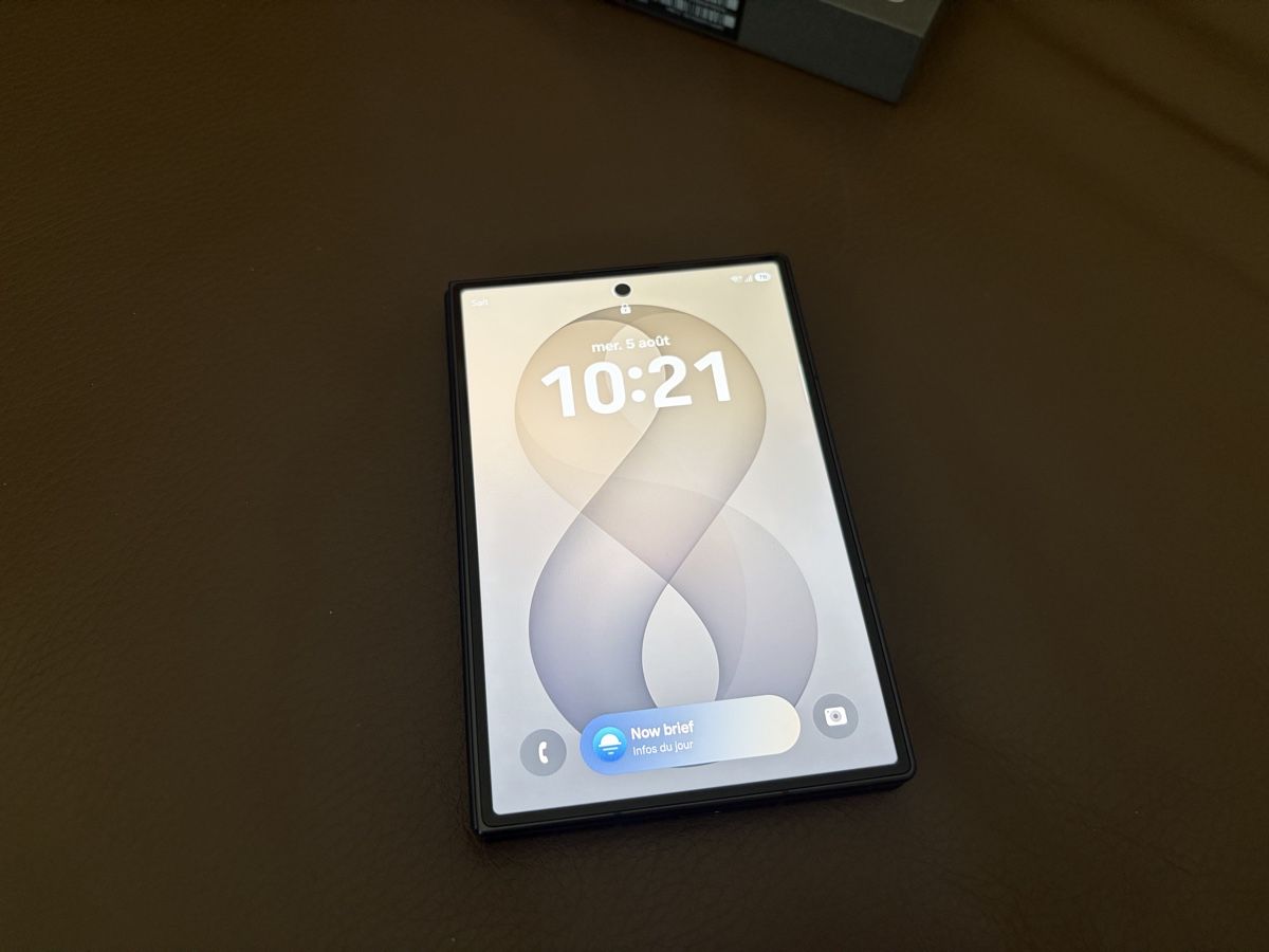 Samsung Portables: Samsung Galaxy Z Fold8 Fold 8 - 256Gb - Graphite - Neuf – Neuf (Voir description) à Meyrin par Samos23 2