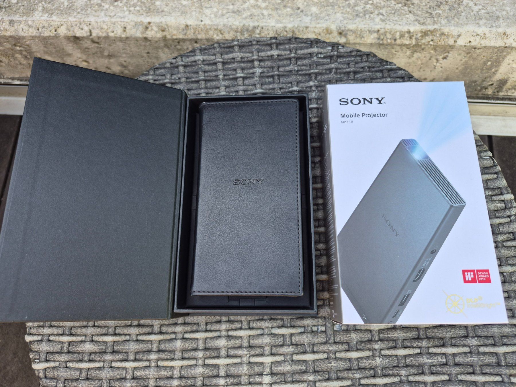 Sony Proiettori: Projecteur mobile Sony MP-CD1 avec accessoires complets – Nuovo (secondo la descrizione) da le landeron venduto da canette 3