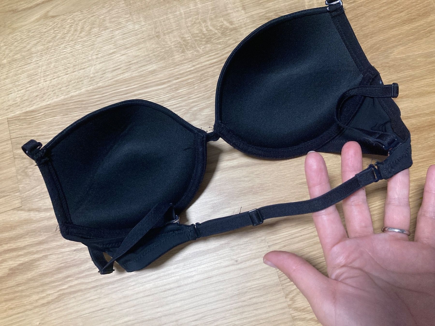 Intimissimi Altra biancheria intima: Schöner praktischer BH – Nuovo (secondo la descrizione) da Uster venduto da Kalici1 2