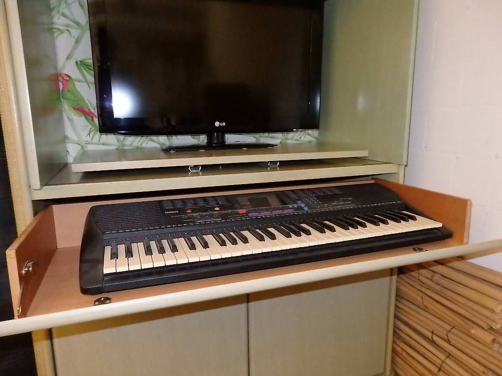 TV Möbel: TV-Schrank / Multifunktions-Möbel / Homeoffice – Gebraucht aus Adlikon b.Regensdf von mon_xpp7 4
