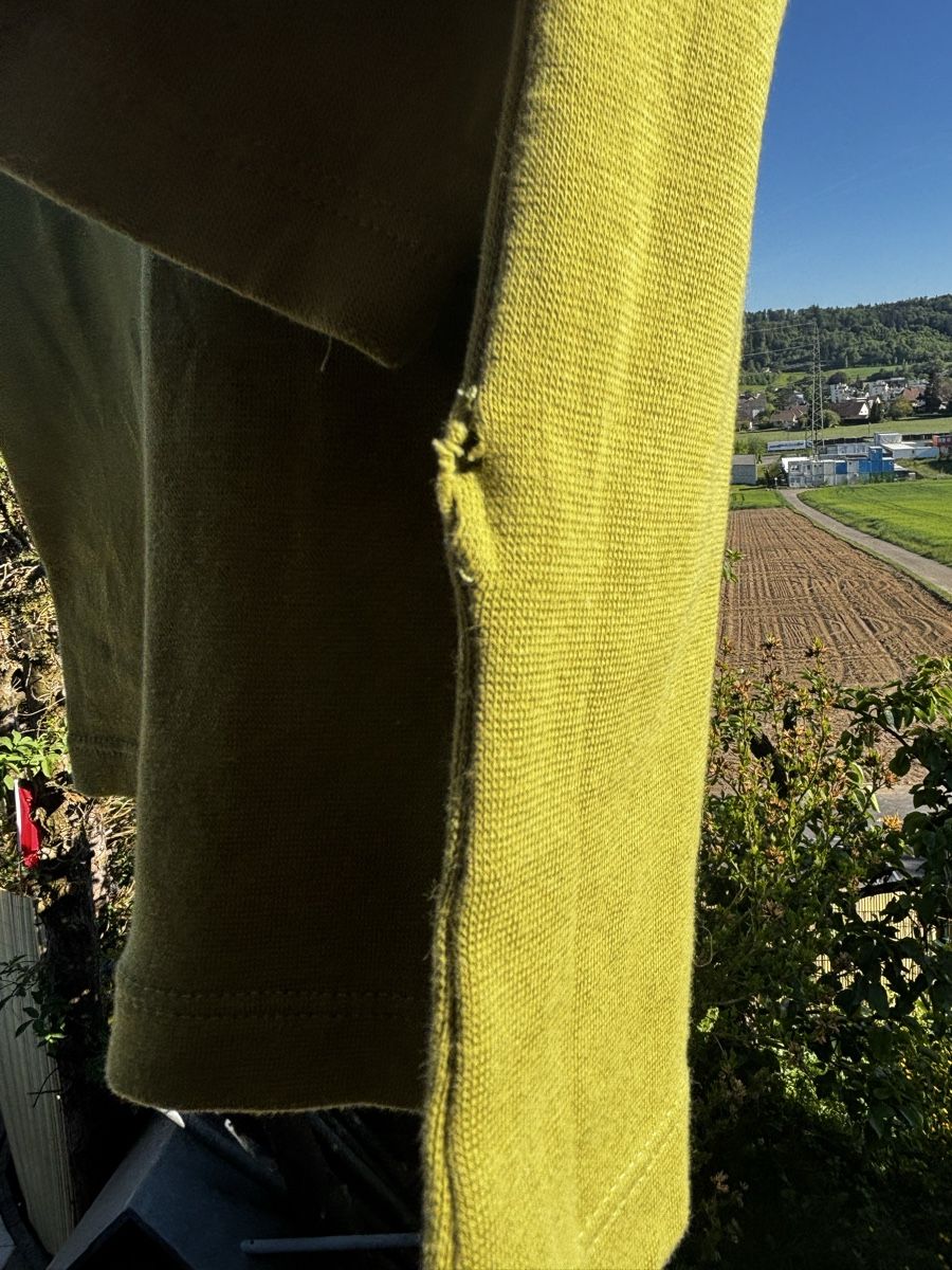 T-shirts: Sweatshirt Oliv – D'occasion à Walterswil SO par Sunshineyupi 2