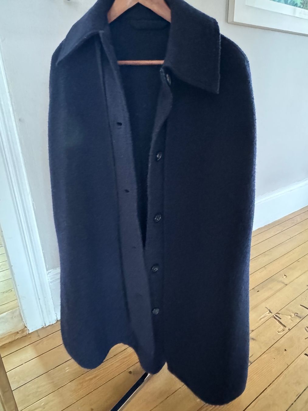 Totême Cappotti: Toteme Cape aus Woll-Bouclé – Usato da Meilen venduto da Antete 7