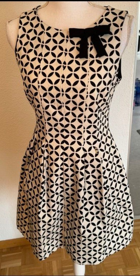 Kleider: RINASCIMENTO Kleid Gr.M – Neu (gemäss Beschreibung) aus Zürich von Rae0850