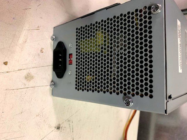 Dell Ladegeräte: Dell Netzteil für Computer Desktop ** 230W – Gebraucht aus Emmen von newdeal1970 2