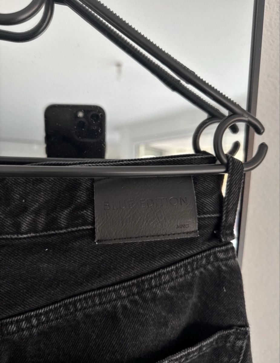 Mango Jeans: Jean noir Mango Selena taille haute déchiré 36 – Usato da Estavayer-le-Lac venduto da Iness_oth 2