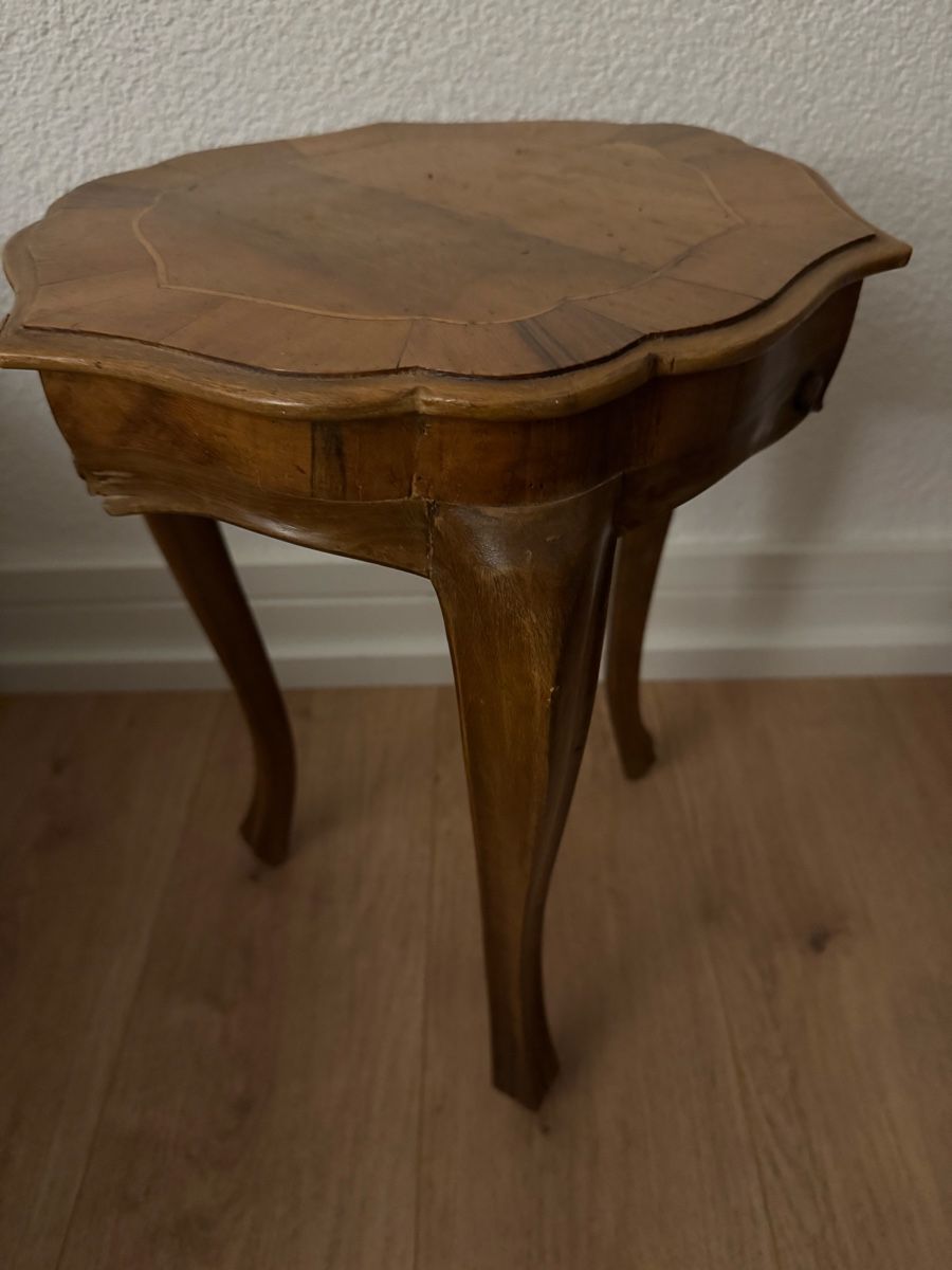 Tables: Beistelltisch, antik – D'occasion à Binningen par Caudiamima 1