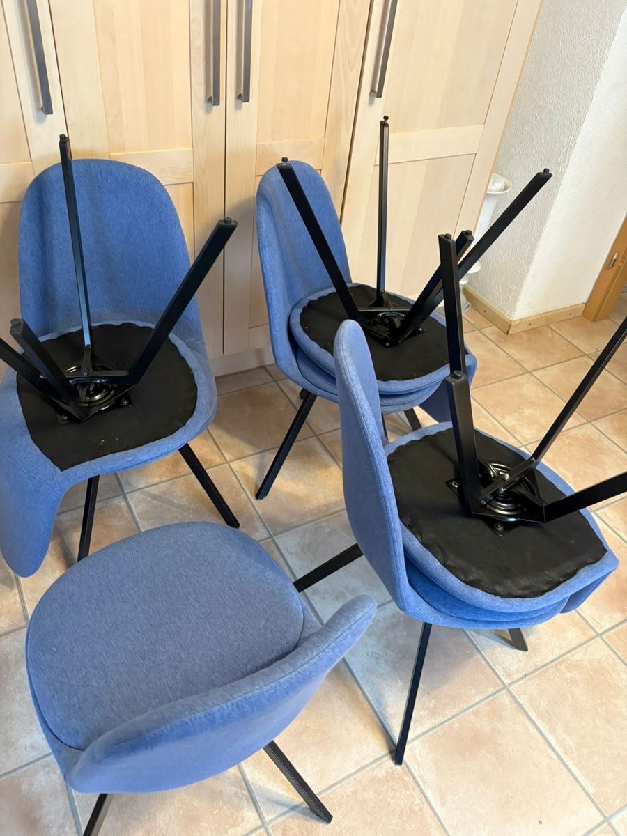 Sedie: Septs Chaises de cuisine bleues – Usato da Delémont venduto da Vendeur_3 3