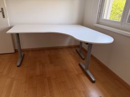 Eckschreibtisch weiss Metallbeine höhenverstellbar 180cm