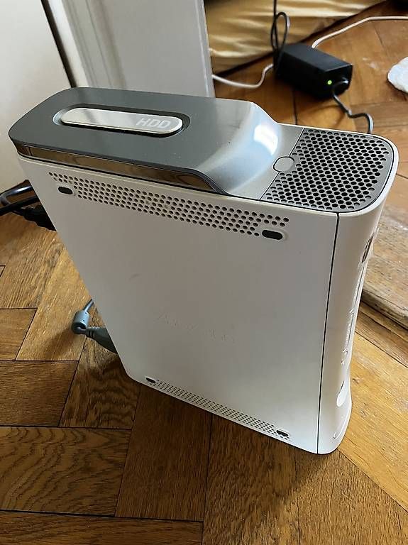 Microsoft Console: XBOX 360 inkl. Spiele und 1 Controller – Usato da Bern venduto da lin_2x8n 2