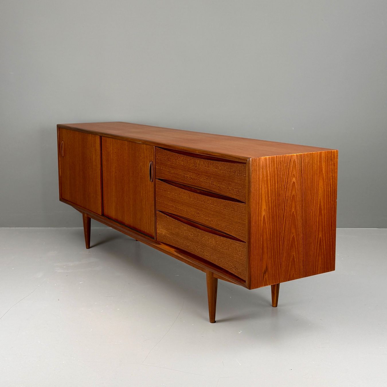 Pfister Büffets: Midcentury Teak Sideboard, CH – Gebraucht aus Uetikon am See von StudioVintage 8