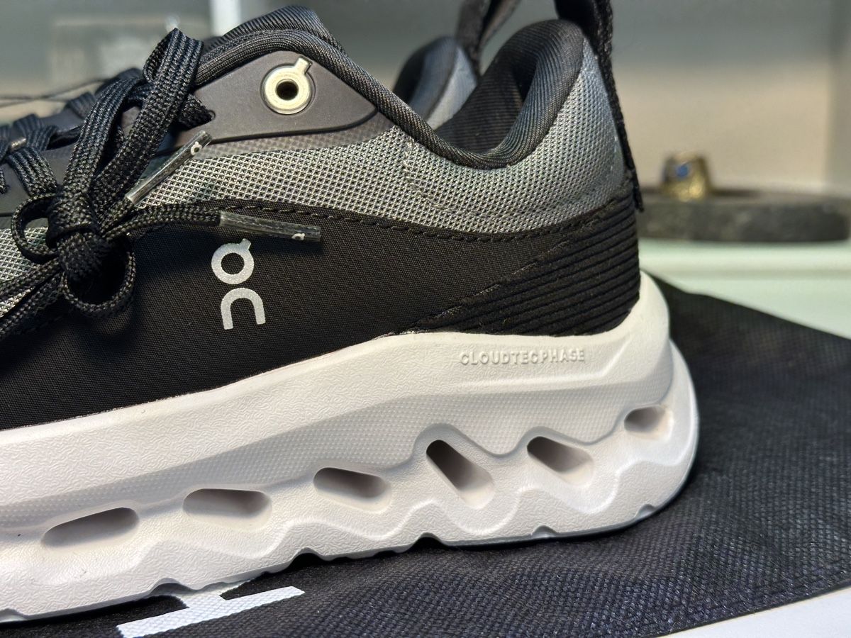 On Chaussures femmes: LOEWE x On Cloudventure Grösse EU 37 Neu – Neuf (Voir description) à Wädenswil par HobbyZimmer 1
