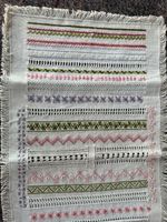 Handgesticktes Deckchen, versch. Muster, Vintage