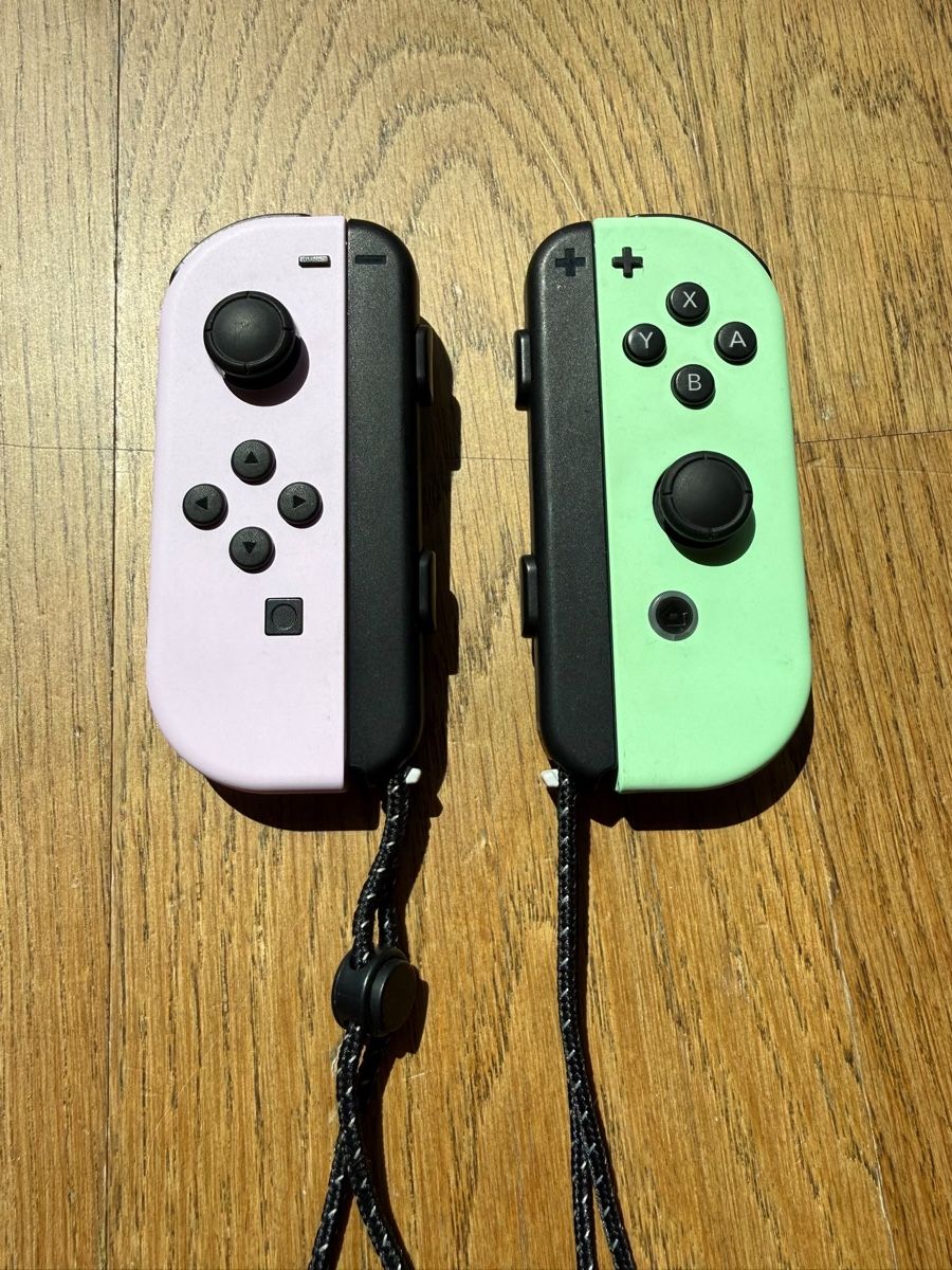 Nintendo Controller: Joycon-Paar + Handschlaufen / Nintendo Switch 1 – Usato da Läufelfingen venduto da Seraphim13