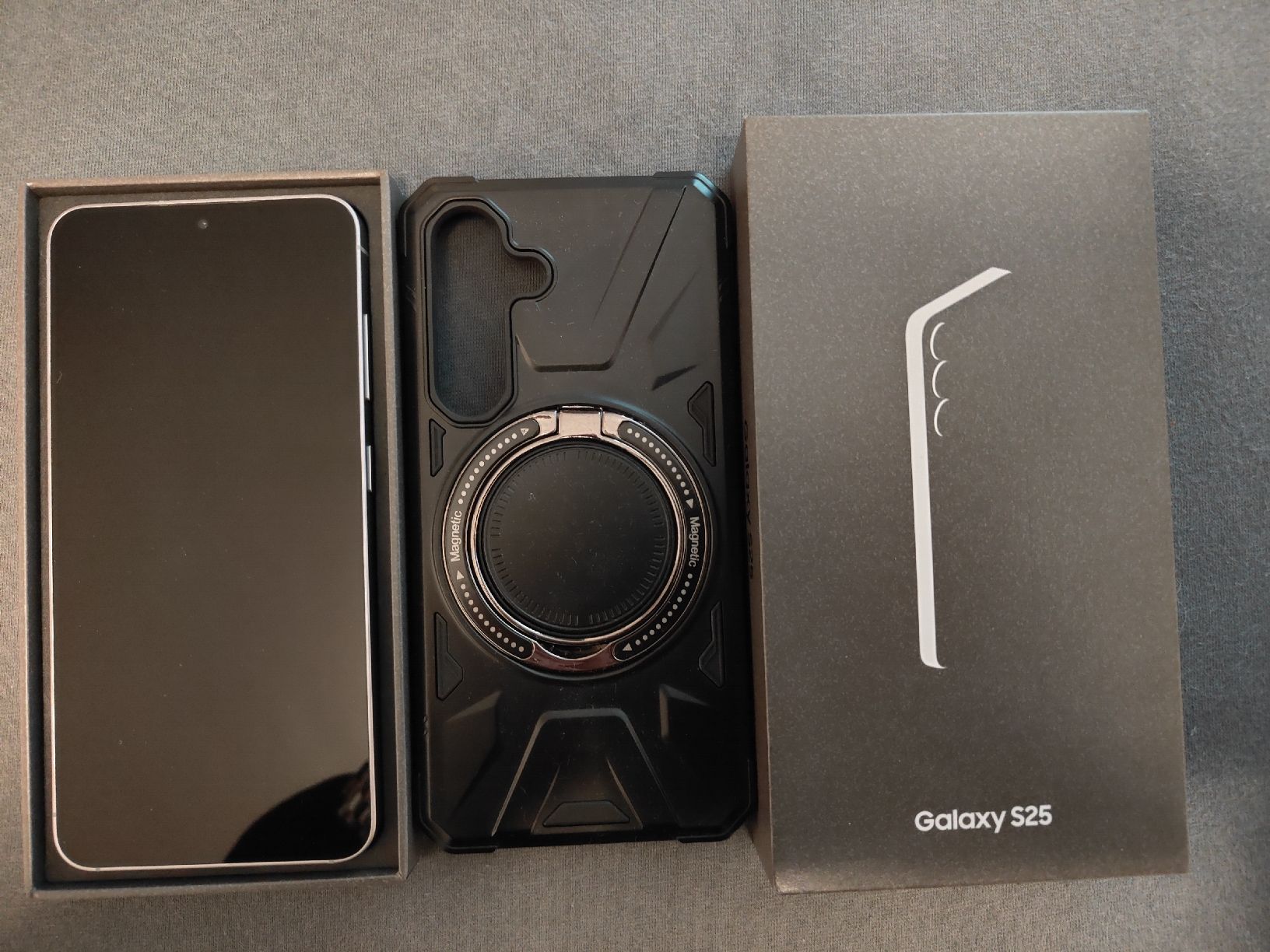 Samsung Telefoni cellulari / Smartphones: Galaxy S25 256 GB Silver – Nuovo (secondo la descrizione) da Effretikon venduto da Gaming.TCG.