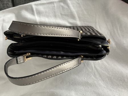 Damen Handtasche grau mit Muster guter Zustand