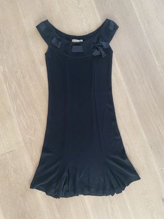 Schickes, kleines Schwarzes von Milla Jovovich, Grösse  M