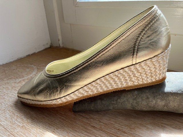 Damenschuhe: chaussures dorées T 38 neuves – Neu (gemäss Beschreibung) aus Colombier VD von DENYSE01 1