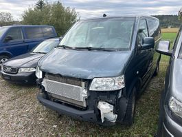 VW T5 Multivan Bus defekt mit Hagelschaden zum Ausschlachten