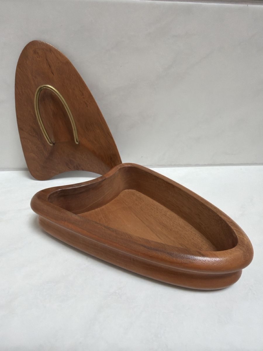 Alle Dekorationen: Holzdose Vintage, Nussbaumholz. – Gebraucht aus Biberist von Momo33 1