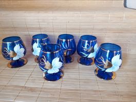 Sehr schöne, spezielle Gläser, blau mit Blumenverzierung