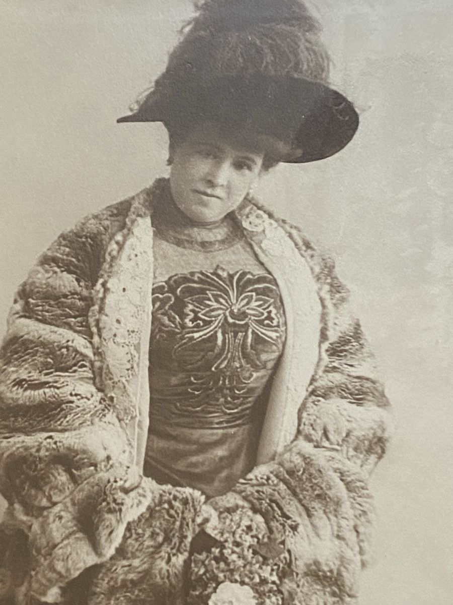 Poster & Bilder: Damenportrait , Photo um 1900. – Gebraucht aus Baden von swiss-alps 1