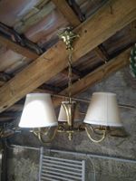 Elegante Messing Lampe mit Schirm - Zeitloser Klassiker!