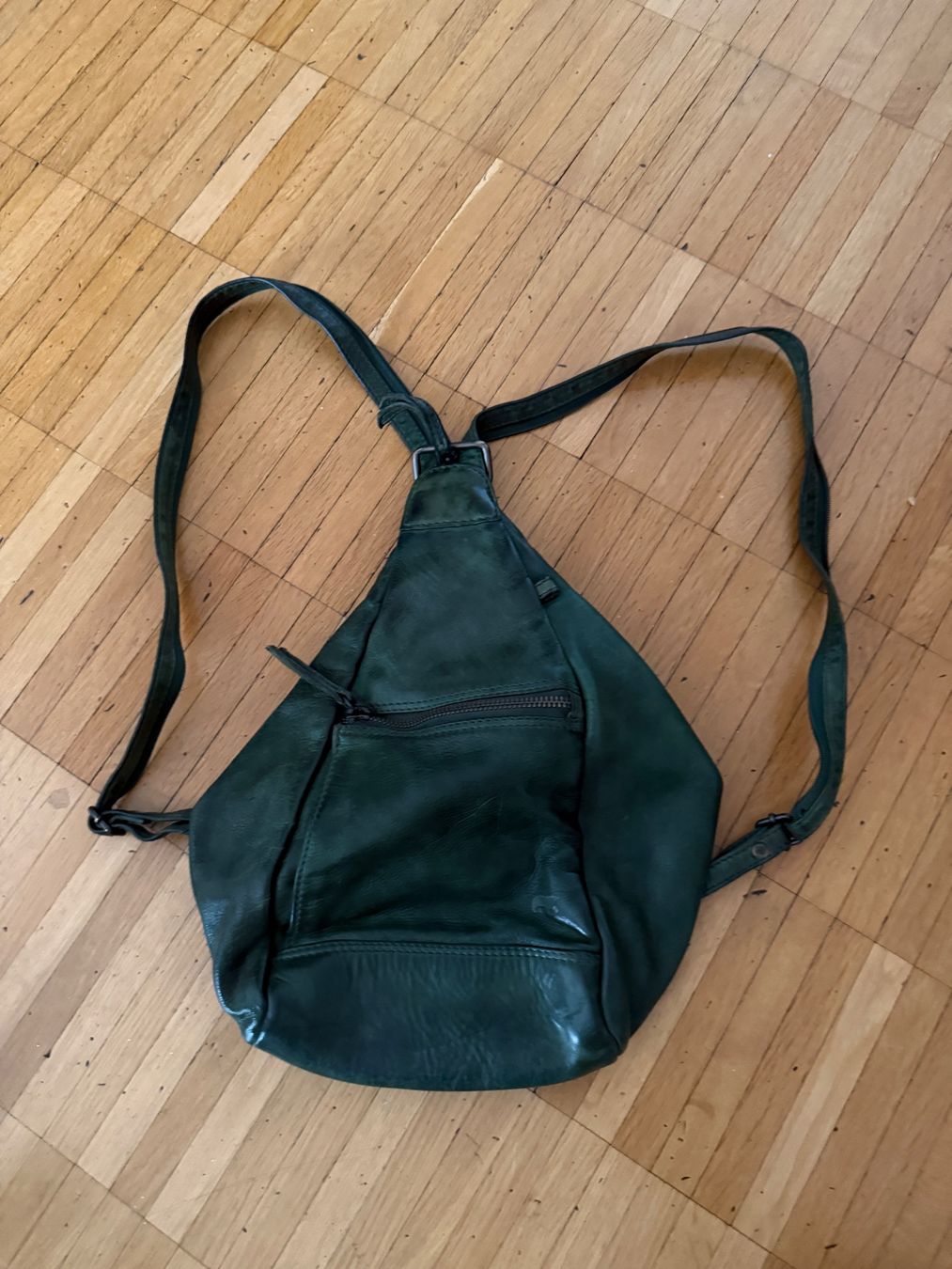 Rucksäcke: Rucksack Bear Design Leder grün – Gebraucht aus Zürich von congenium