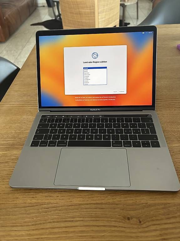 Notebooks: MacBook Pro 13" 2019 Touch Bar | 512GB | i5  Space Grau – Gebraucht aus Binningen von oth_h858