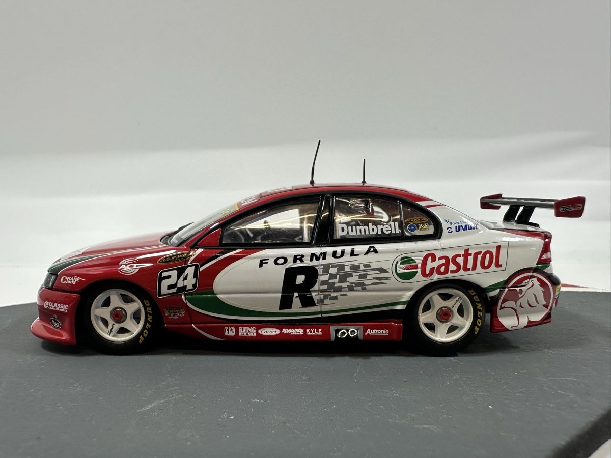 Modellini d'auto: Holden VY Commodore 1:43 Castrol, CLASSIC CARLECTABLES – Nuovo (secondo la descrizione) da Zofingen venduto da rf9_x2xt 2