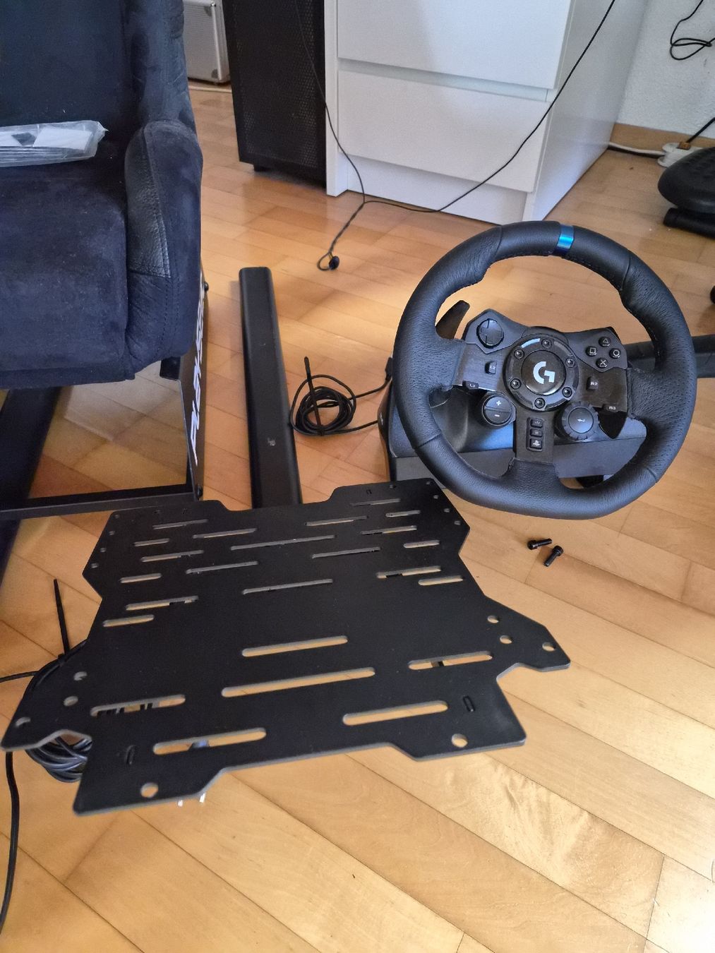 Systèmes de contrôle: Playseat Rennsitz mit Logitech Lenkrad Set gebraucht – D'occasion à Widnau par mer_6ghh 5