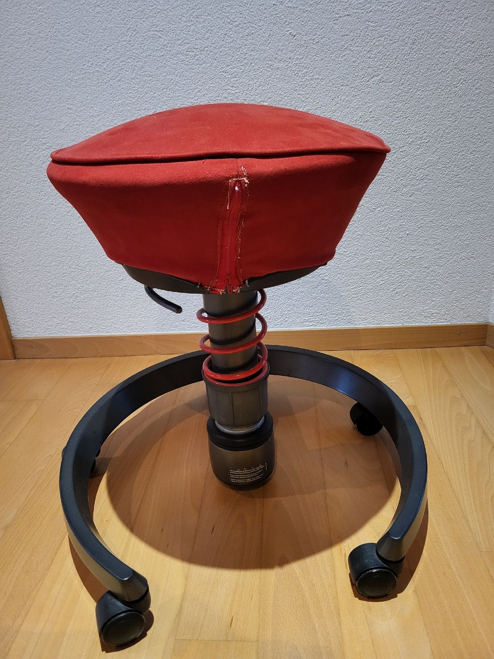 Sgabelli: Swopper mit Rollen (ergonomischer Bürohocker) – Usato da Birmenstorf AG venduto da Cjl 1