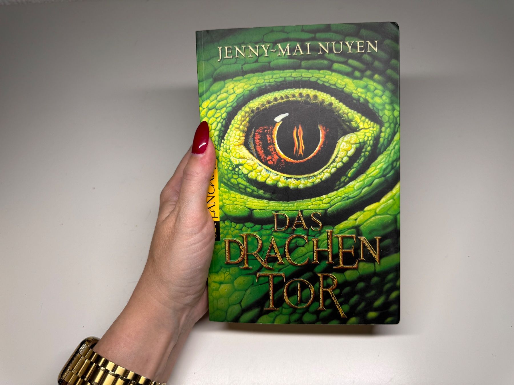 Libri: BUCH: Jenny - Mai Nuyen, Das Drachentor – Usato da Grosswangen venduto da Kleine.Knoepfe