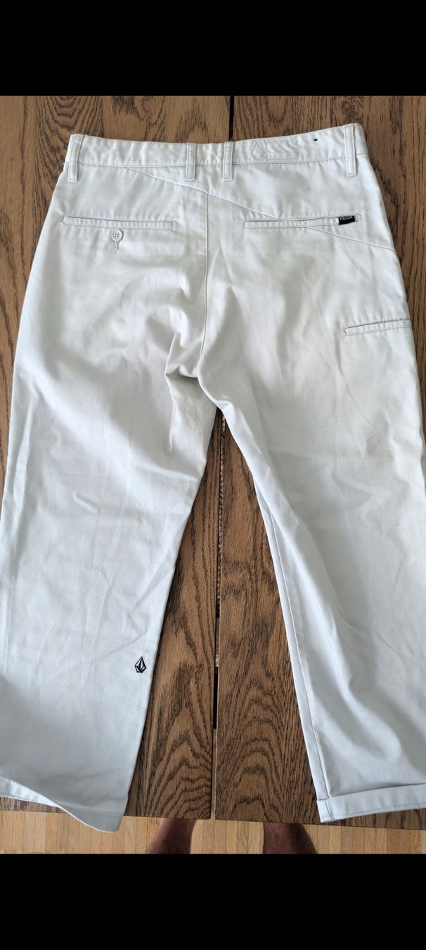Volcom Pantalons: Volcom straight pants – D'occasion à Zürich par ton_ly68 2