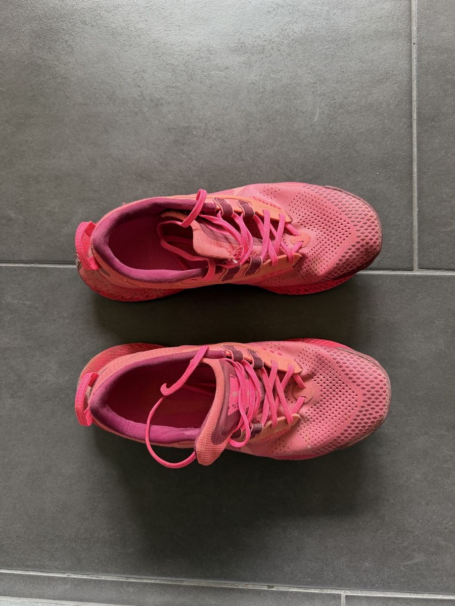 Nike Scarpe da donna: Pinke Nike Laufschuhe, Grösse 38.5 – Usato da Zürich venduto da ChiaraJacomet 1