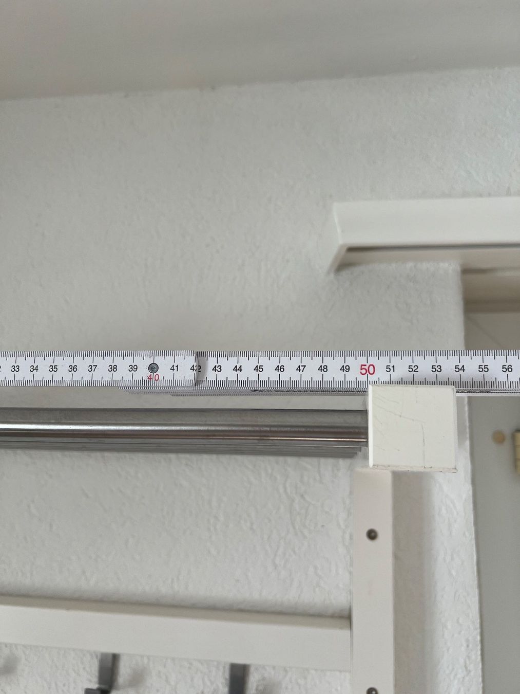 Garderobe: Kompakte Wandgarderobe / Hängegarderobe – Gebraucht aus Schlieren von Sneakerdino 1