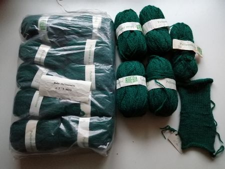 Rheba Pulloverwolle,Tannengrün, 15 Knäuel a 50g, NEU