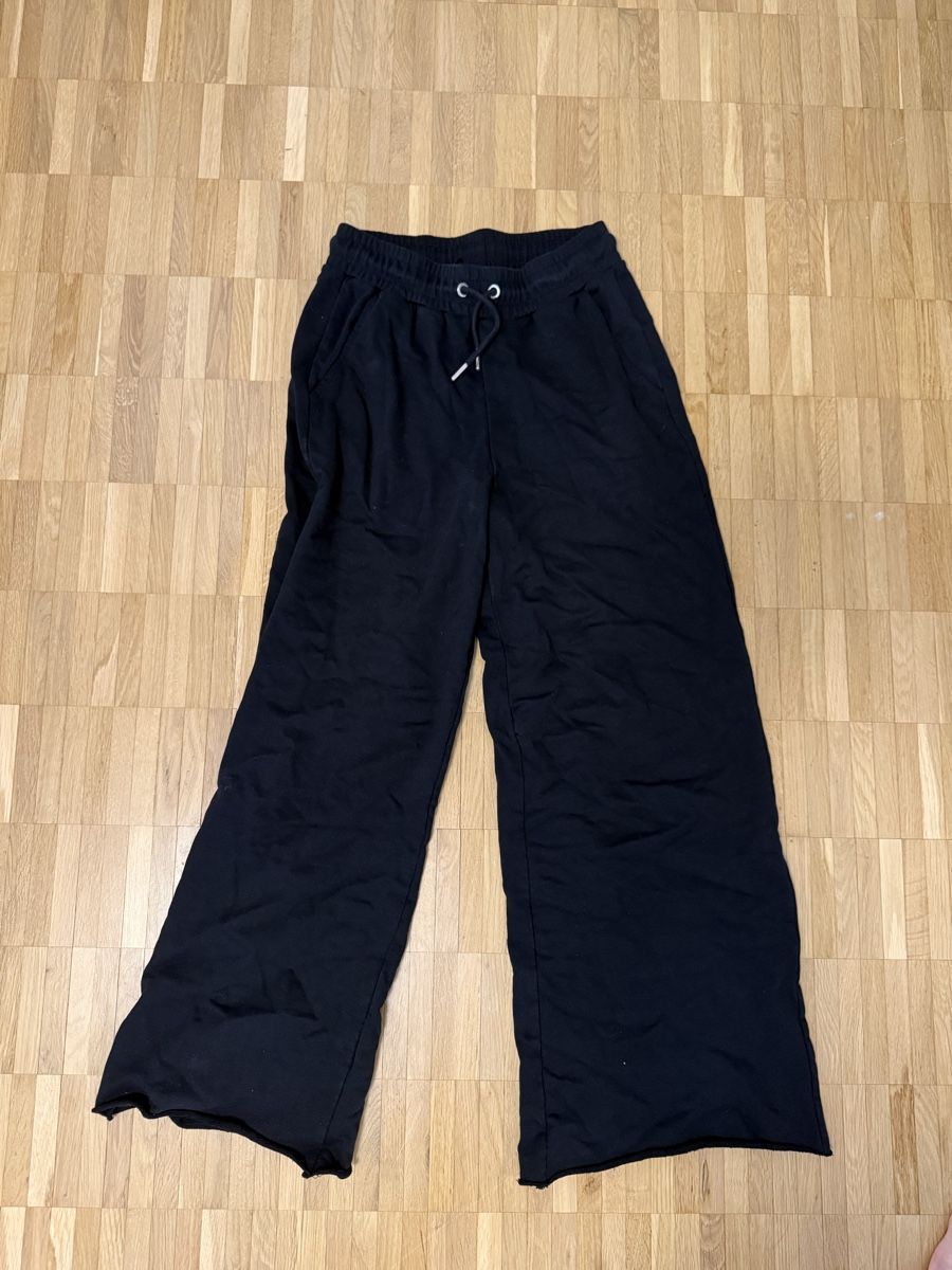 Hosen: Pantalon de jogging ample – Gebraucht aus Bulle von pra_c9c8
