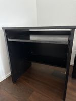 Stabiler PC Tisch mit ausziehbarer Tastatur Ablage