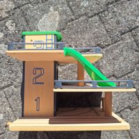 Holz Parkgarage mit Zapfsäule gebraucht