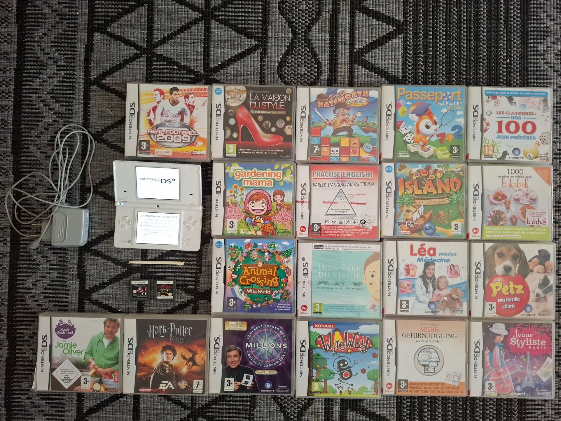 Nintendo Konsolen: Nintendo DSi blanche + 21 jeux – Gebraucht aus Petit-Lancy von Stanley007
