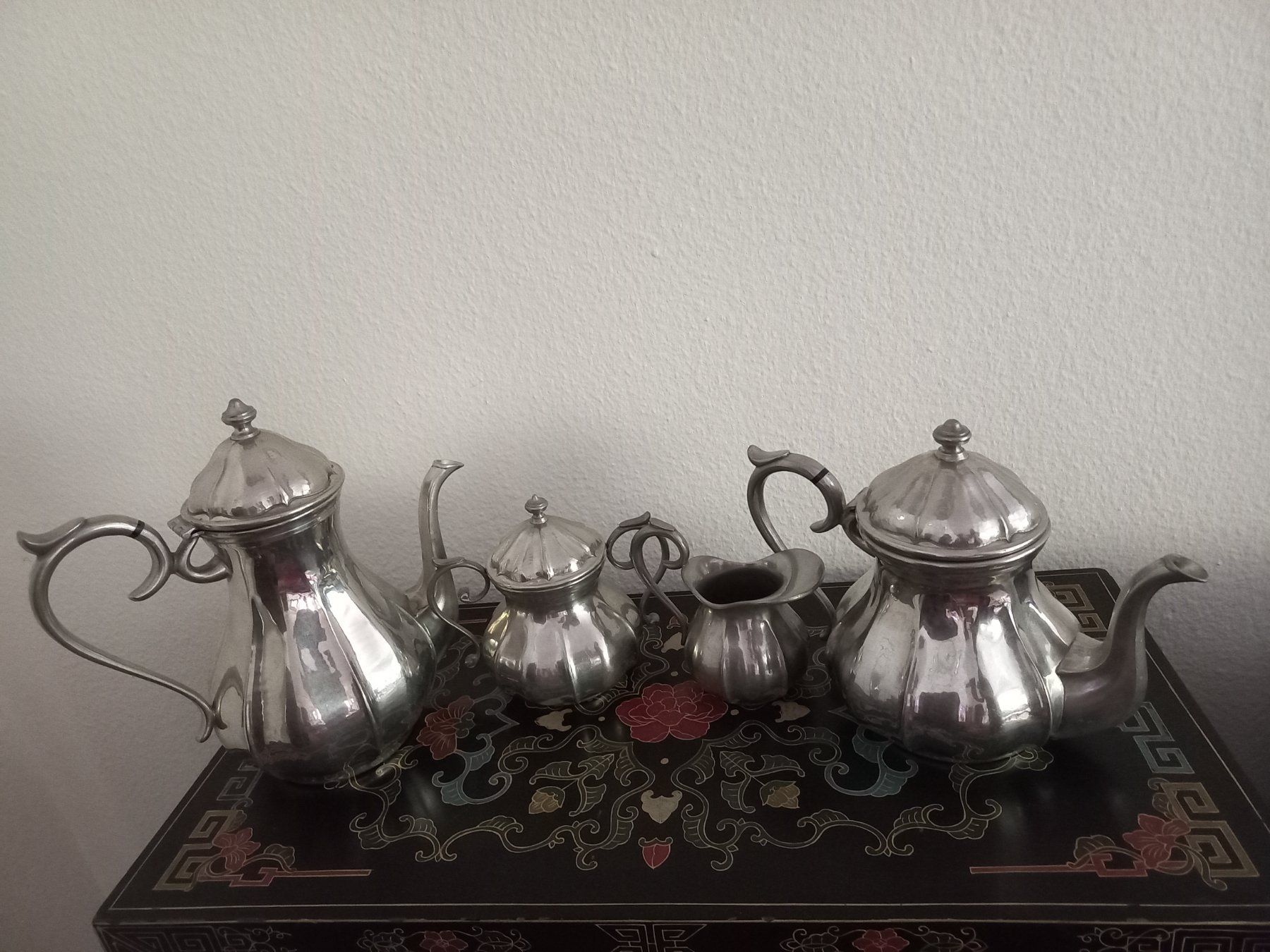 Set di piatti: Kaffe un Tee-Set – Usato da Reinach BL venduto da Niculescu