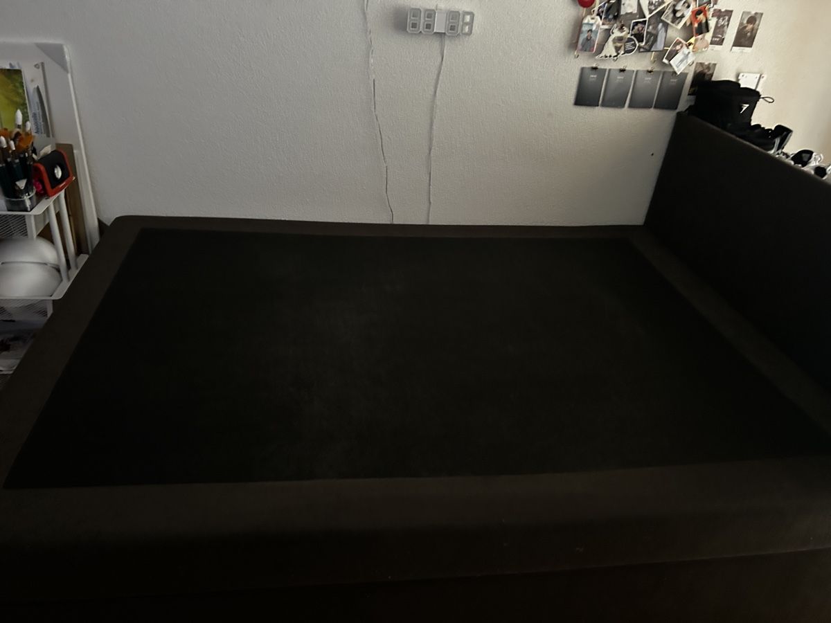 Lits: Boxspringbett dunklelgrau 140x200cm mit 230x200cm Decke – D'occasion à Horw par just_one_haru 1