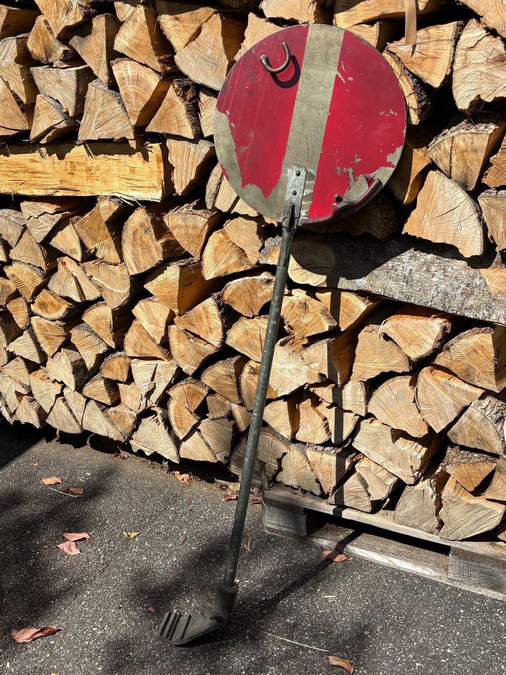 SBB/CFF/FFS Insegne: original SBB CFF Signal Schild Gleissperrtafel 140cm – Usato da THERWIL venduto da Fcbbasel 2