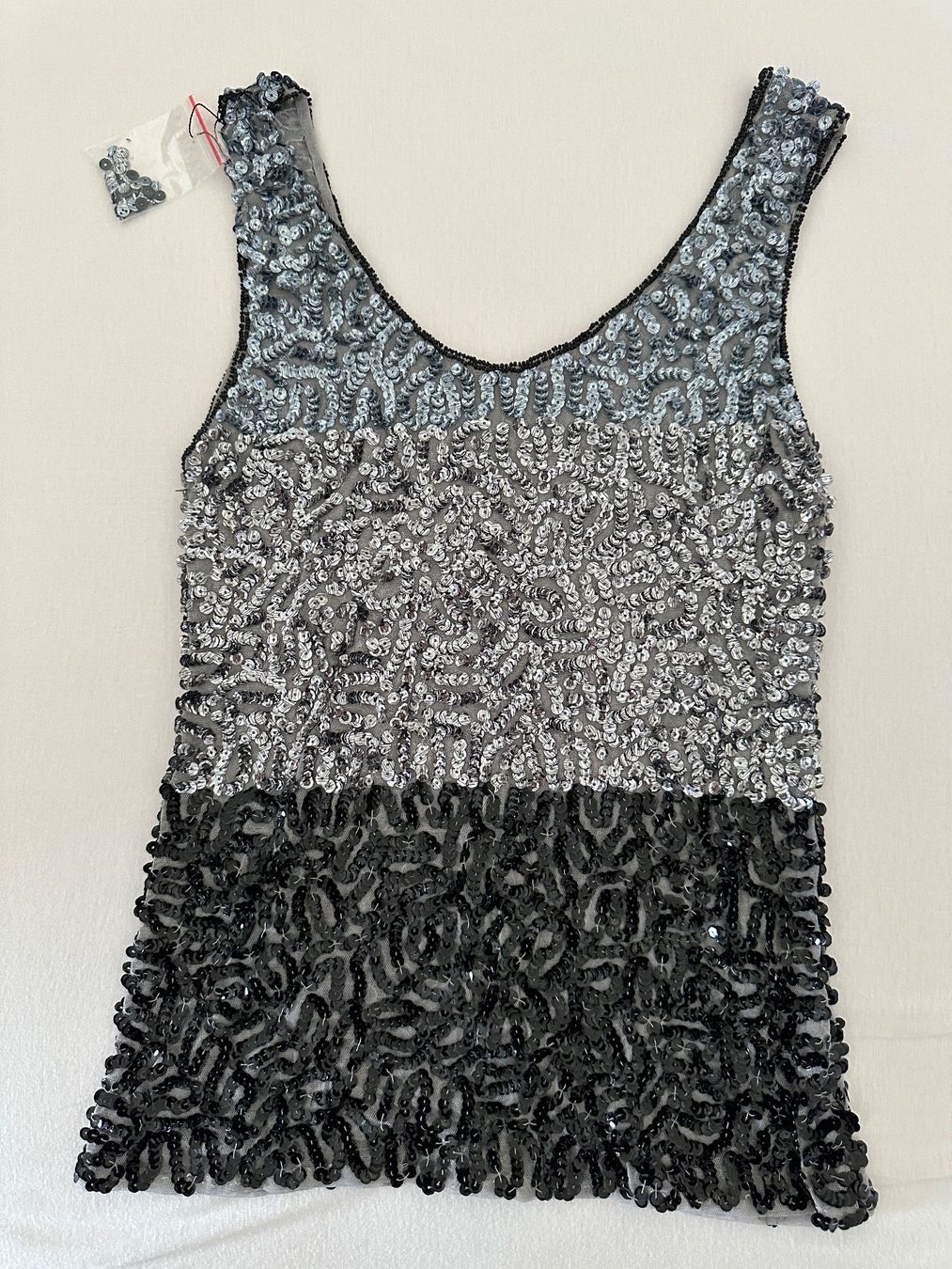 Tops: Élégant sequined top, black silver, T-S – Neu und originalverpackt aus Epalinges von Lily2006 2